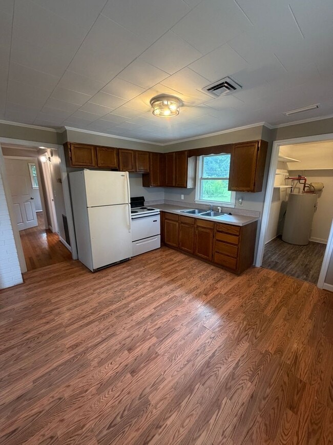 Building Photo - 632 Stallings Rd