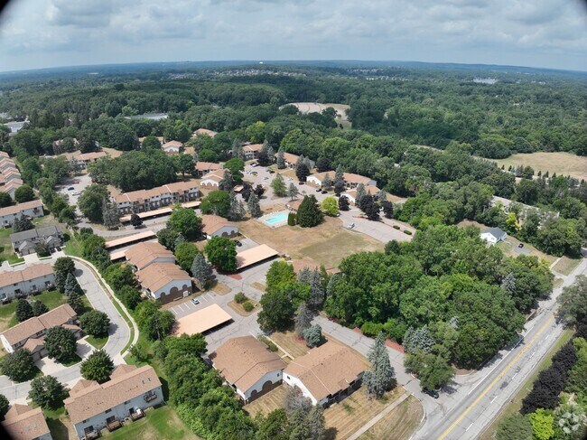 Exterior 3D - Round Hill Apartments