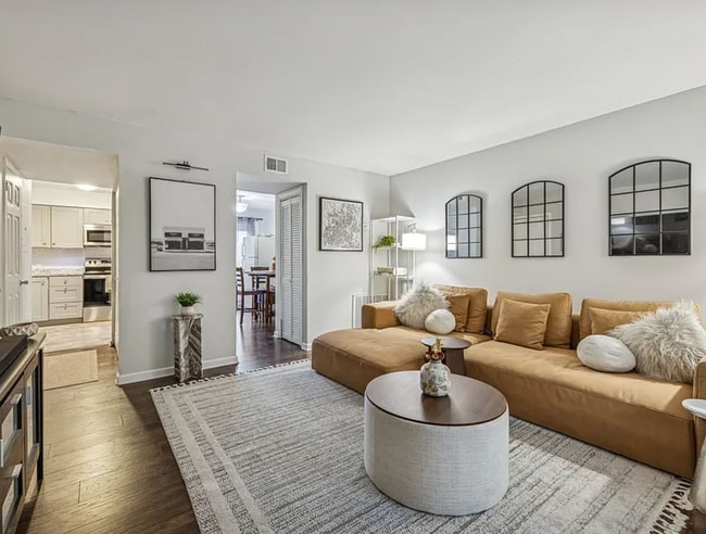 Building Photo - 500 Paragon Mills Rd