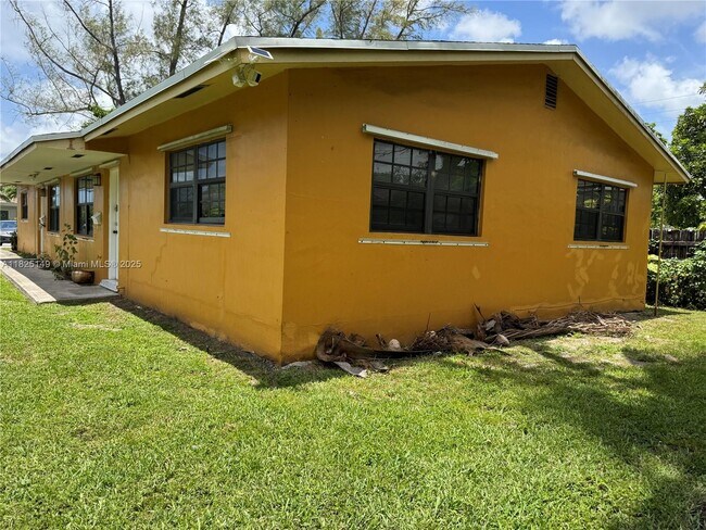 Foto del edificio - 730 SW 7th St
