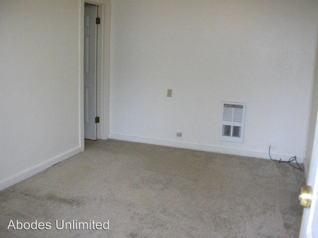 Building Photo - 1325 SE Cobb St