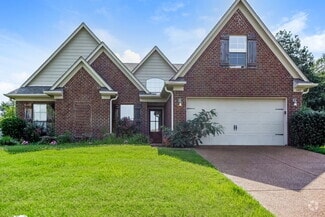 Building Photo - 1442 Lake Front Dr E