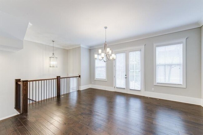 Foto del edificio - 4304 Walsh Dr