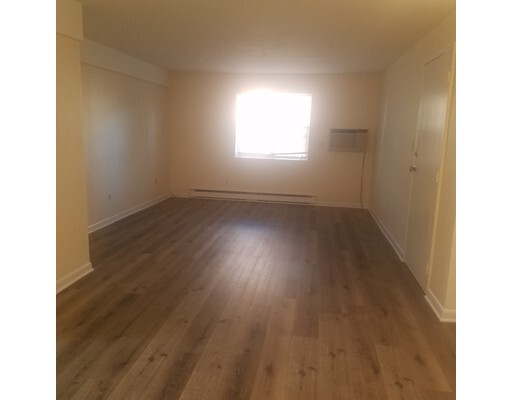 Building Photo - 55 Elmwood Park