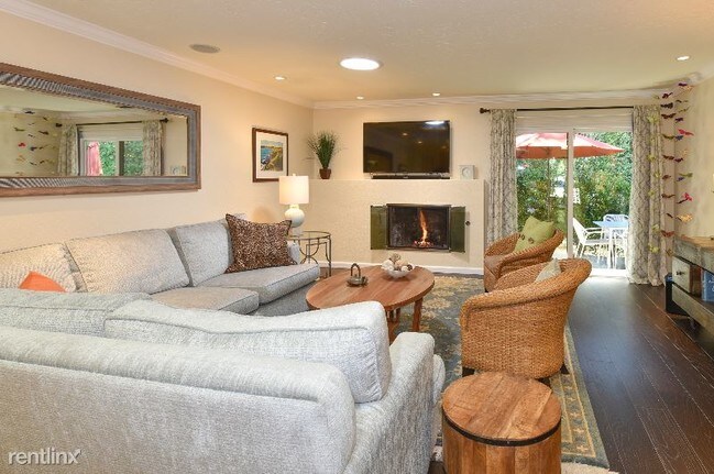 Building Photo - 2 br, 2 bath Condo - 222 Vista Ct.