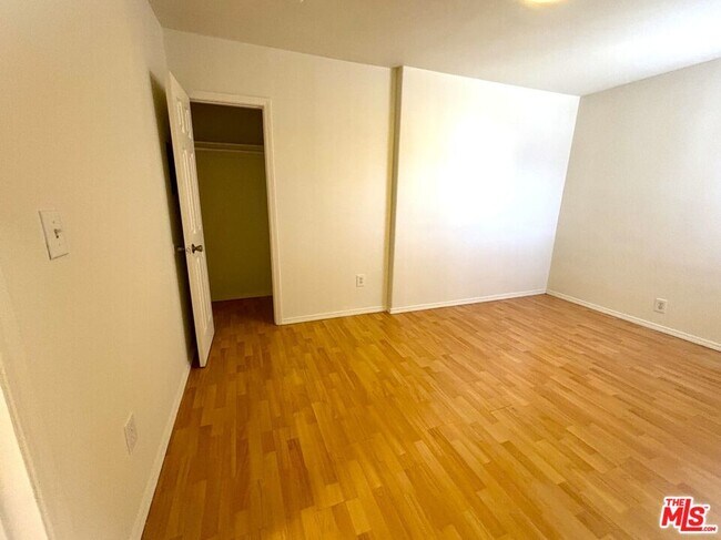 Foto del edificio - 4343 4th St