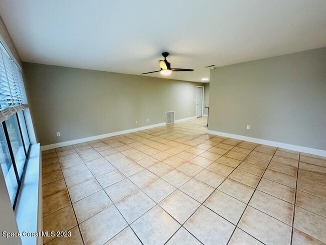 Building Photo - 625 Verbenia Dr