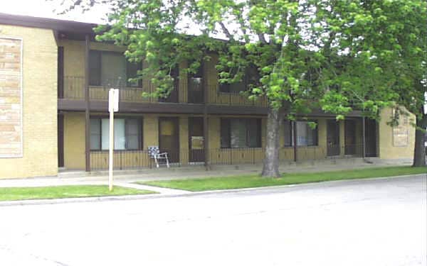 Primary Photo - 5354 S Laramie Ave