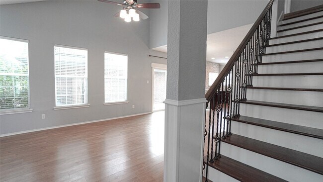 Foto del edificio - 1512 Wheatfield Dr