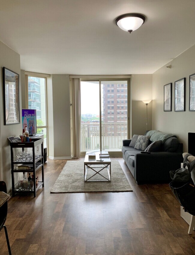 Foto del edificio - 645 N Kingsbury St