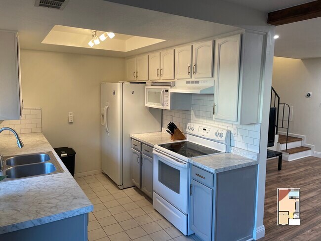 Kitchen - 4482 San Juan Ave