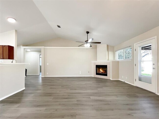 Building Photo - 1111 Red Ranch Cir
