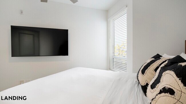 Foto del edificio - 1001 S Center St