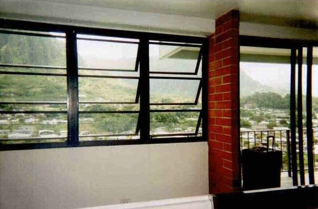 Building Photo - Mountain View Apartment