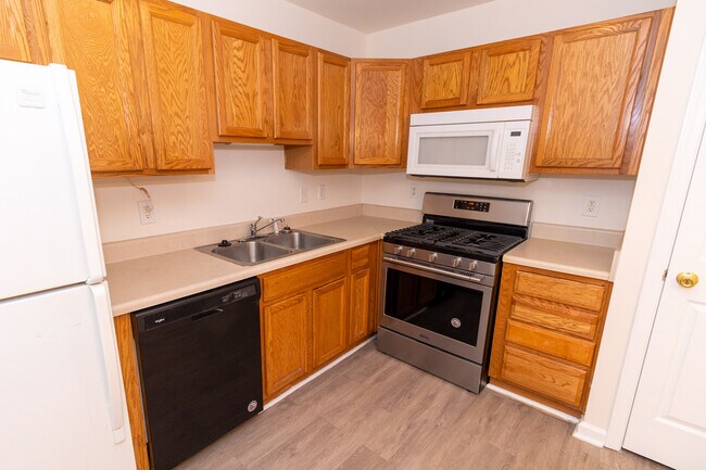 Kitchen - 8630 Neuse Landing Ln