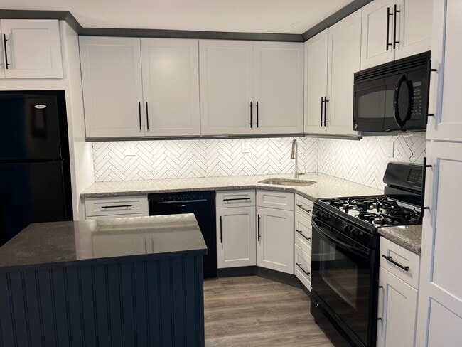 Building Photo - 2 New York Ave