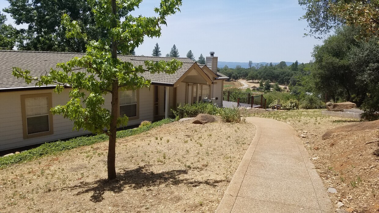 Foto principal - 13423 Cement Hill Rd