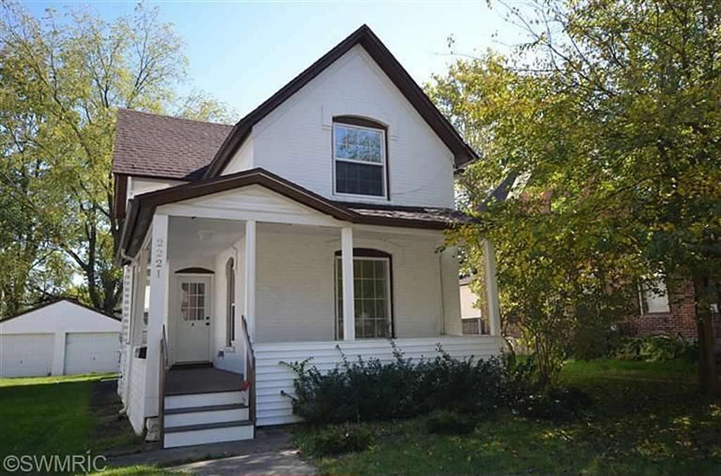 Vista de la casa desde la carretera - 2221 S Burdick St