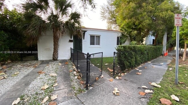 Building Photo - 3242 SW 1st Ave