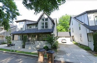 Building Photo - 1726 Carvell Ave