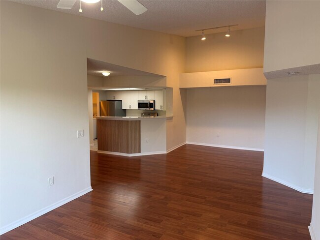 Foto del edificio - 5005 Wiles Rd