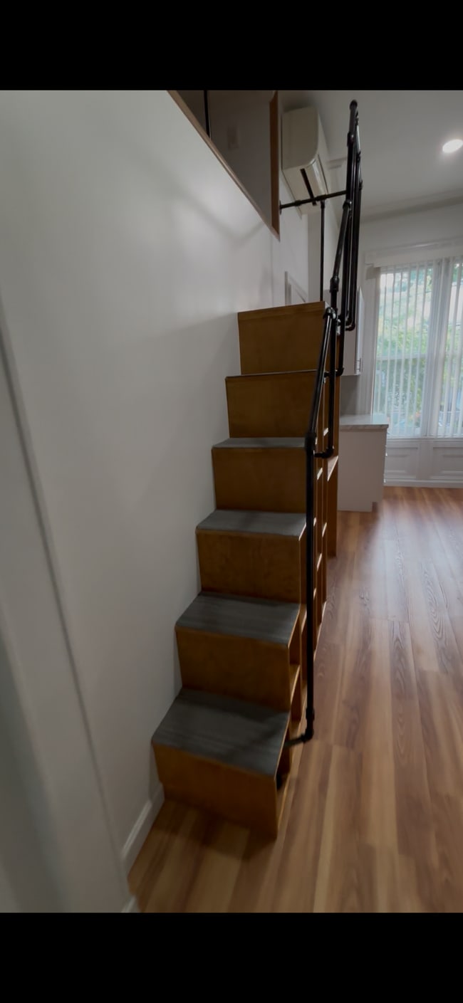 Foto del edificio - 605 Bramhall Ave
