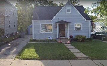 Building Photo - 4941 N 56th St