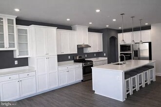 Building Photo - 9705 Blandwood Way