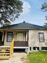 Building Photo - 1017 S Kansas St