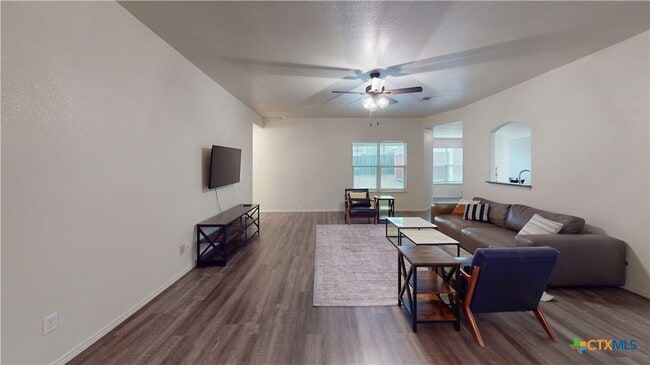 Building Photo - 2703 Tara Dr