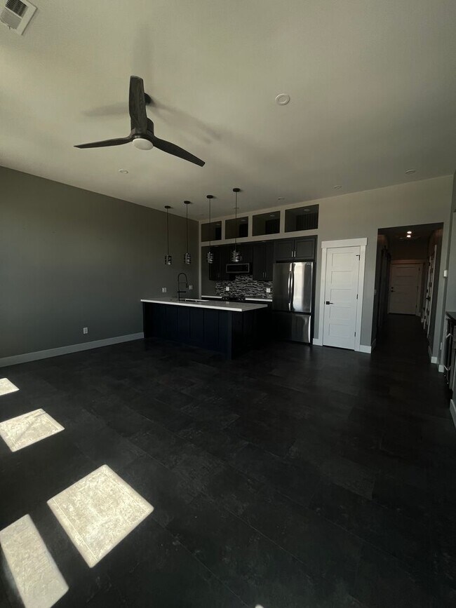 Foto del edificio - Newly Renovated Condo in Uptown Butte