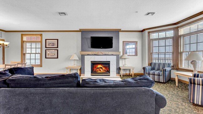Building Photo - 843 Beachfront Dr