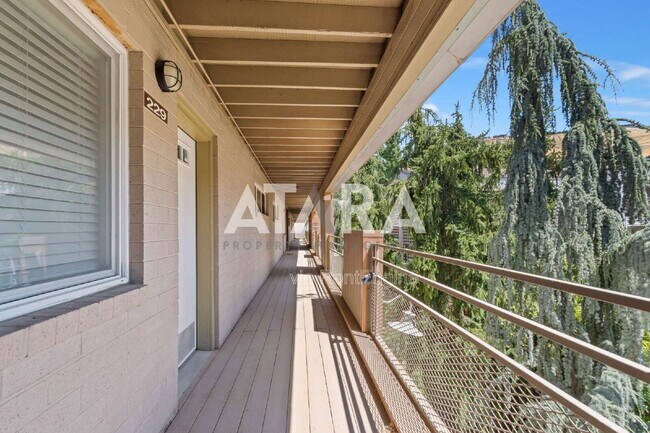 Foto del edificio - 650 N 300 W