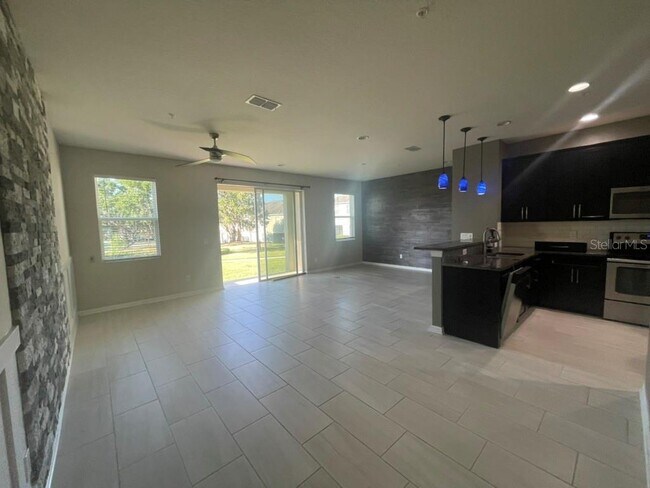 Foto del edificio - 15221 Sunrise Grove Ct