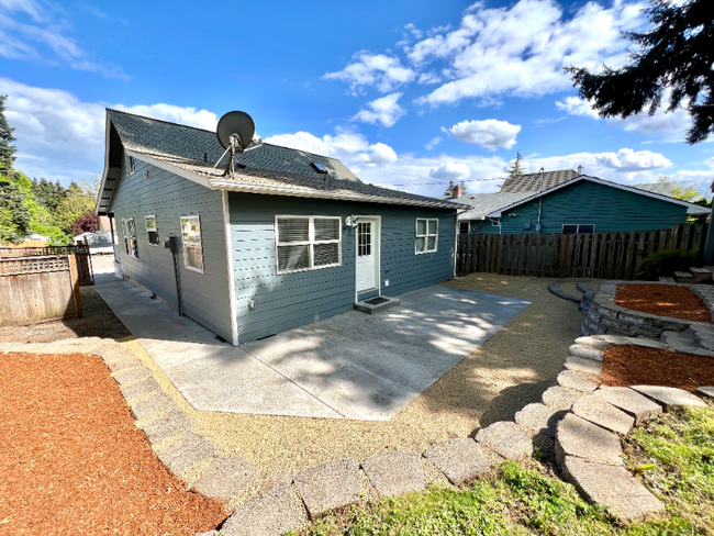 Building Photo - 5008 NE 48th Ave