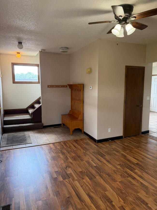 Building Photo - 216 2nd Ave