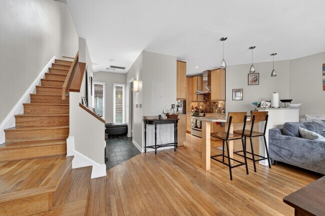 Foto del edificio - 1625 Q St NW