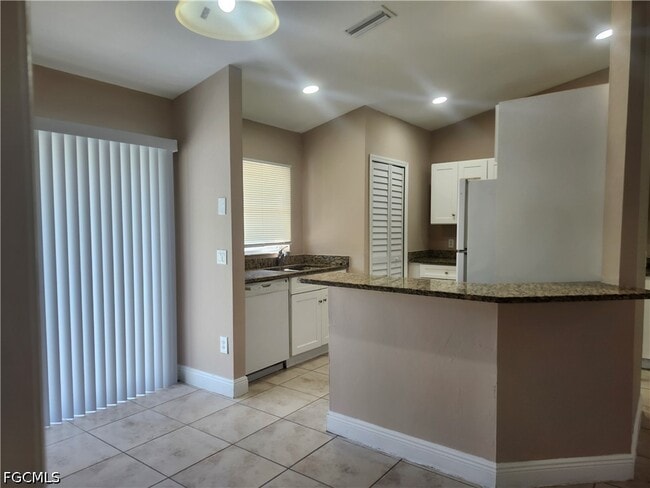 Building Photo - 217 Hightower Ave S