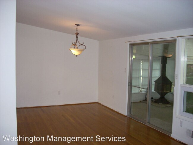 Building Photo - 3 br, 3 bath House - 11602 LeBaron Terrace
