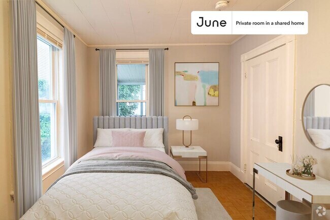Building Photo - Private bedroom in 3 bed/1 bath Home