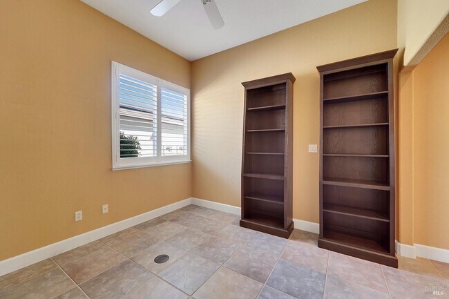 Foto del edificio - 523 Twin Pines Dr