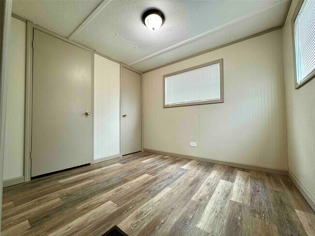 Foto del edificio - 1718 W Dumble St