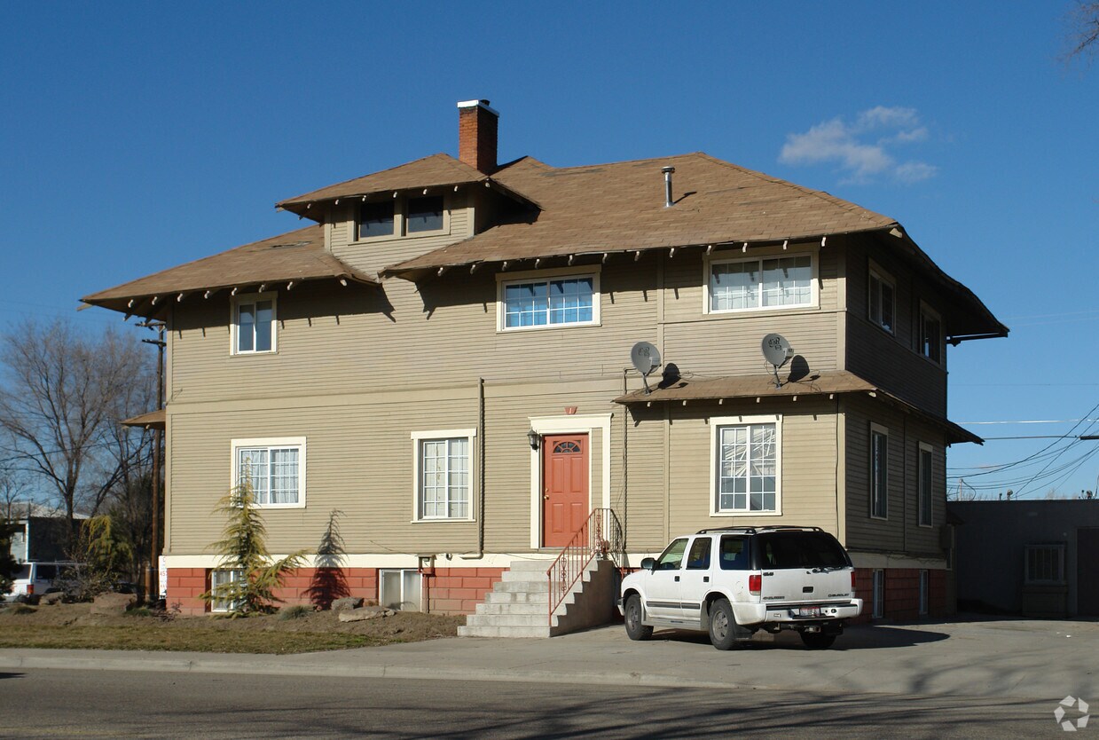 Building Photo - 406 N Kimball Ave