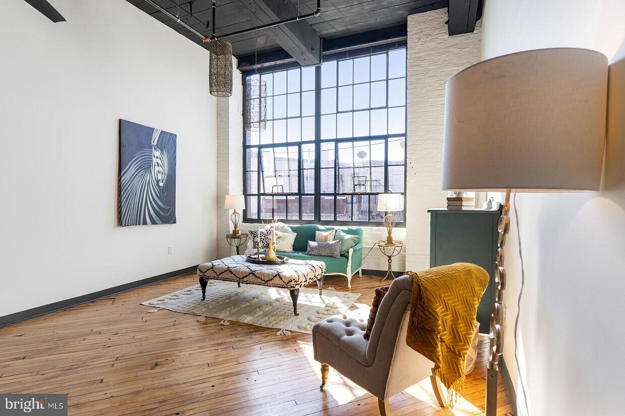 Foto principal - 3400-8 J St