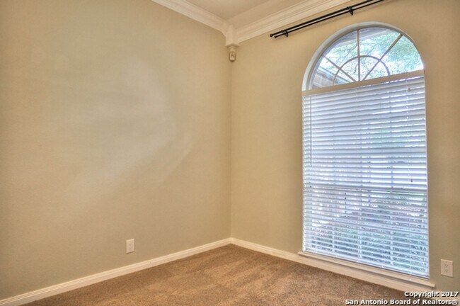 Building Photo - 4 Bedroom/2 Bath Auburn Oaks Subdivision