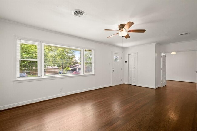 Building Photo - 5805 Bull Creek Rd