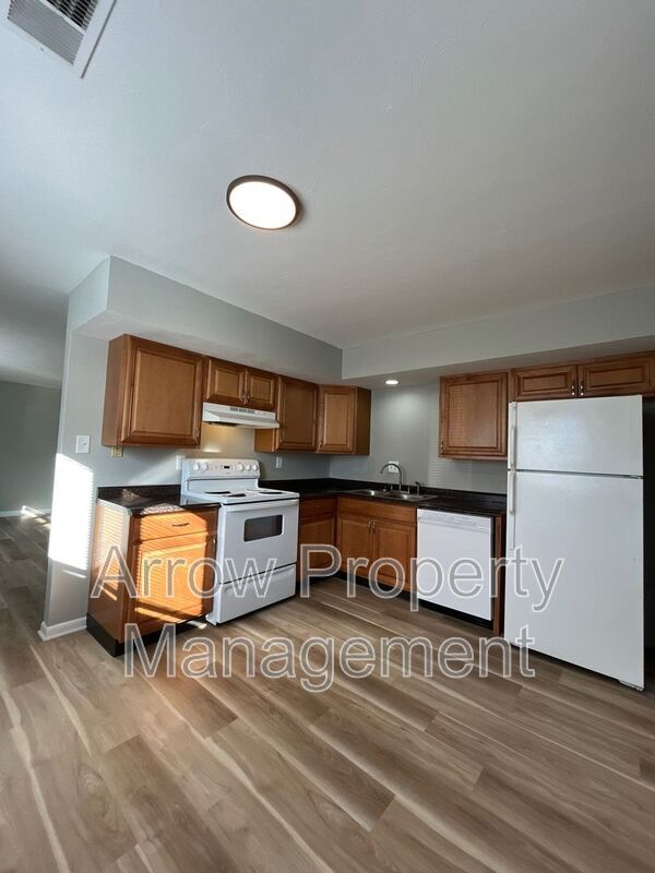 Foto del edificio - 440 Moffitt St