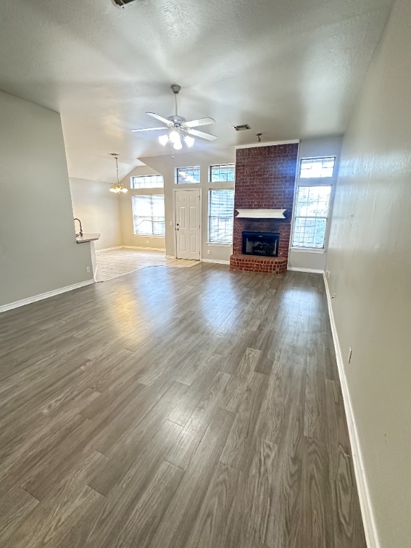 Photo - 412 McDonald Dr House