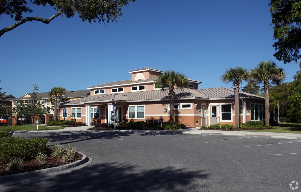 The Columns at Bear Creek Apartments New Port Richey, FL