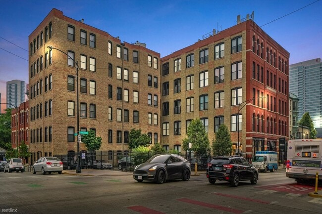 Building Photo - 2 br, 2 bath Condo - 525 North Halsted Str...